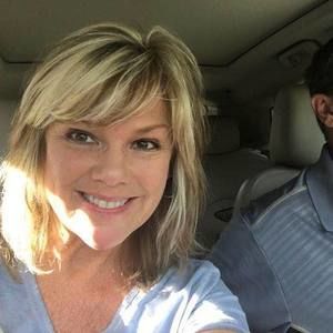 Meet your Posher, Debbie